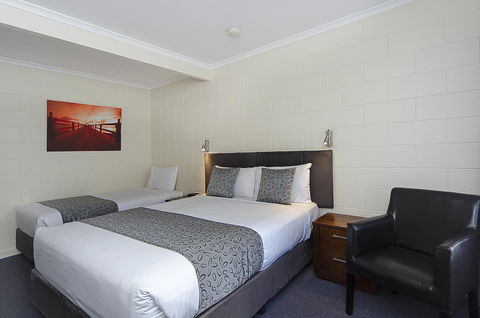 Victor Harbor City Inn - Food Delivery Shop 32