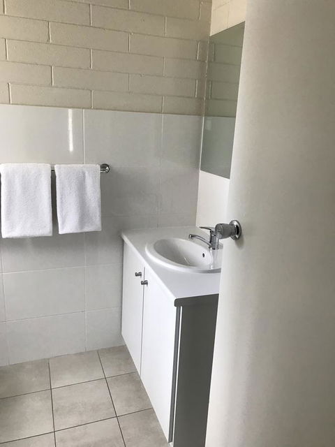 Victor Harbor City Inn - Food Delivery Shop 2