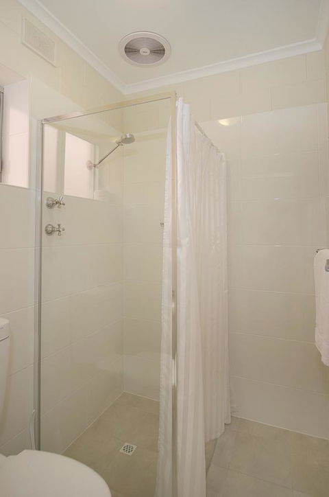 Victor Harbor City Inn - Food Delivery Shop 25