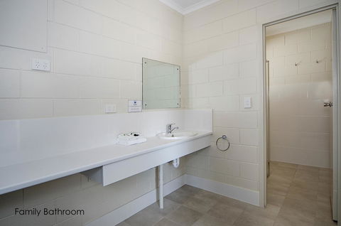 Victor Harbor City Inn - Food Delivery Shop 14