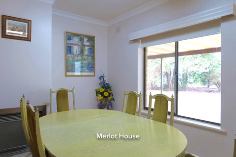 The Lyndoch Motel - Food Delivery Shop 30