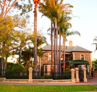 Grand Bluestone Mansion - Food Delivery Shop