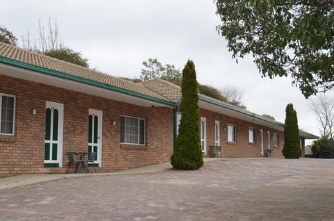 Deer Park Motor Inn Armidale - Food Delivery Shop 20