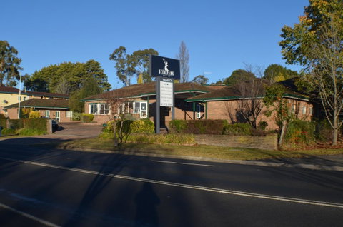 Deer Park Motor Inn Armidale - Food Delivery Shop 0