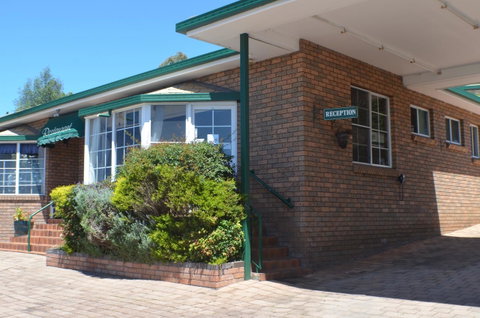 Deer Park Motor Inn Armidale - Food Delivery Shop 24
