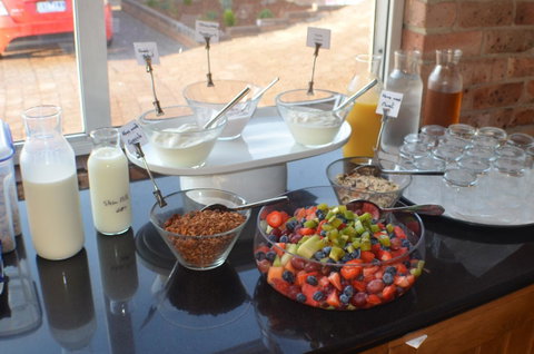 Deer Park Motor Inn Armidale - Food Delivery Shop 16