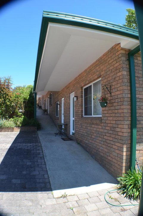 Deer Park Motor Inn Armidale - Food Delivery Shop 25