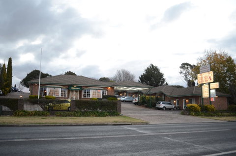Deer Park Motor Inn Armidale - Food Delivery Shop 18