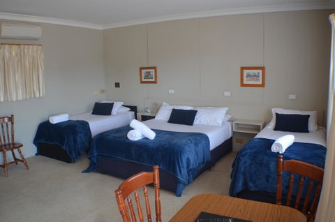 Deer Park Motor Inn Armidale - Food Delivery Shop 6