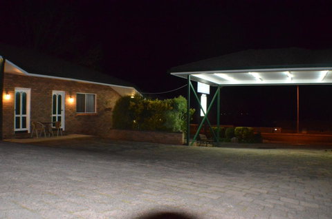 Deer Park Motor Inn Armidale - Food Delivery Shop 17