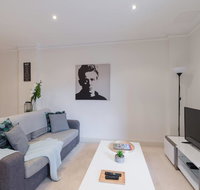 One Bedroom In Adelaides East End FREE WIFINetflixParking - Food Delivery Shop
