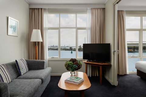 Rydges Newcastle - Food Delivery Shop 1