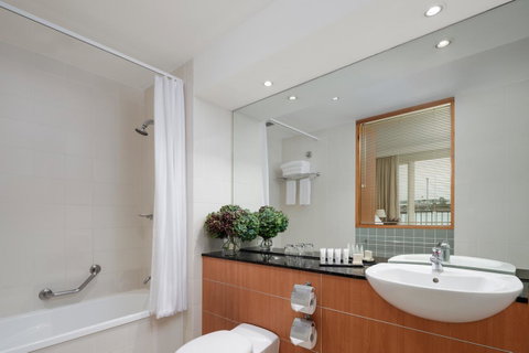 Rydges Newcastle - Food Delivery Shop 20