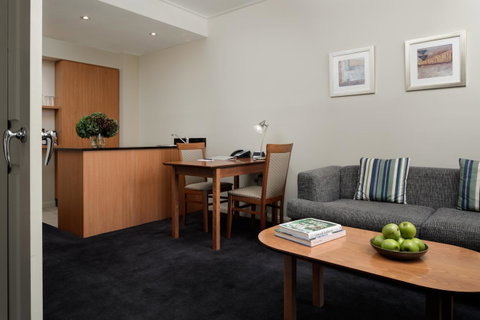 Rydges Newcastle - Food Delivery Shop 11