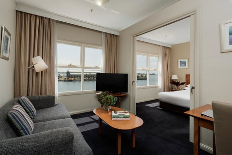 Rydges Newcastle - Food Delivery Shop 8