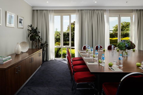Rydges Newcastle - Food Delivery Shop 39