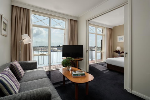 Rydges Newcastle - Food Delivery Shop 10