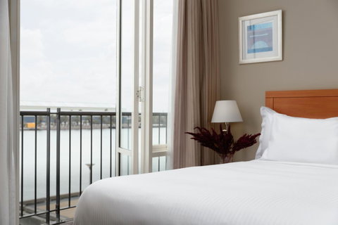 Rydges Newcastle - Food Delivery Shop 17