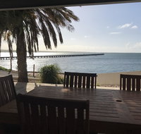 Streaky Bay Beachside  Jetty View Apartments - Food Delivery Shop