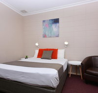 Motel Poinsettia - Pet Food Australia