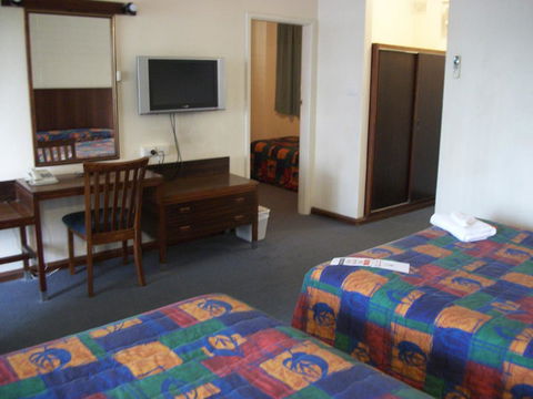 HotelMOTEL Adelaide - Food Delivery Shop 6