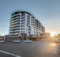 Adina Apartment Hotel Wollongong - Food Delivery Shop