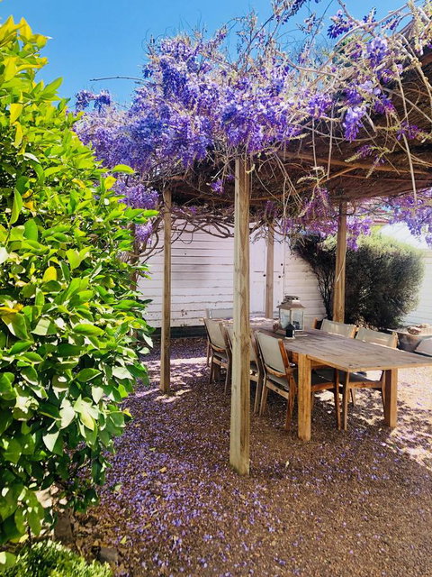 Belmore Cottage - Food Delivery Shop 9