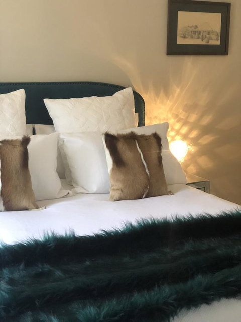 Belmore Cottage - Food Delivery Shop 15