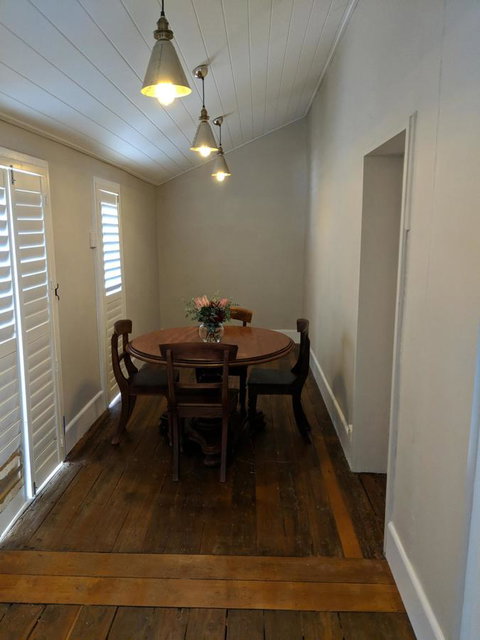 Belmore Cottage - Food Delivery Shop 20