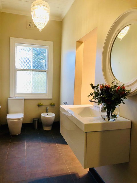 Belmore Cottage - Food Delivery Shop 13