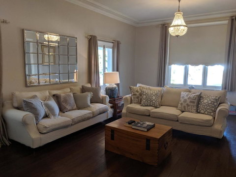 Belmore Cottage - Food Delivery Shop 19