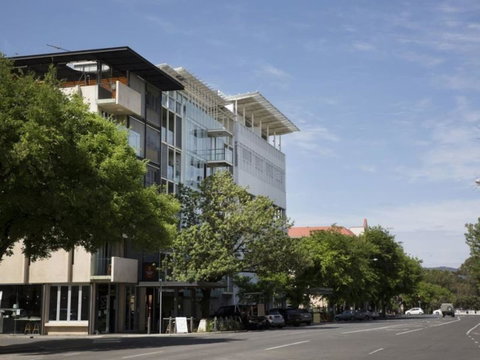 Modern 2 Bedroom+WIFI/Netflix/Parking+Great Views! - Food Delivery Shop 41