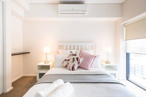 Modern 2 Bedroom+WIFI/Netflix/Parking+Great Views! - Food Delivery Shop 28