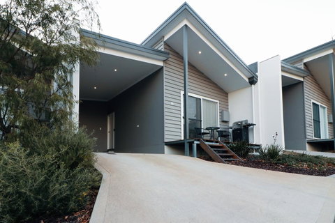 Villa Sedici @ Cape Villas Dunsborough - Food Delivery Shop 15