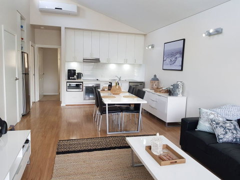 Villa Sedici @ Cape Villas Dunsborough - Food Delivery Shop 12