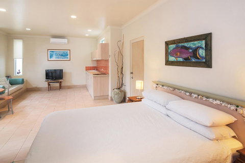 Sea & Soul Beachside Apartments - Food Delivery Shop 4