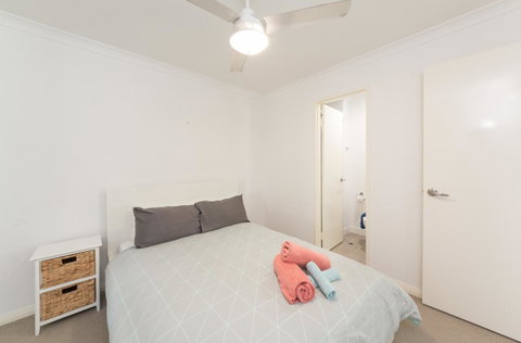 Yaran Suites - Food Delivery Shop 39