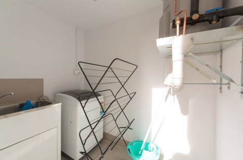 Yaran Suites - Food Delivery Shop 20