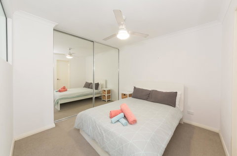 Yaran Suites - Food Delivery Shop 40