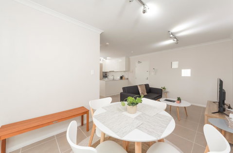 Yaran Suites - Food Delivery Shop 29