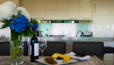 The Roozen Residence - Food Delivery Shop 7
