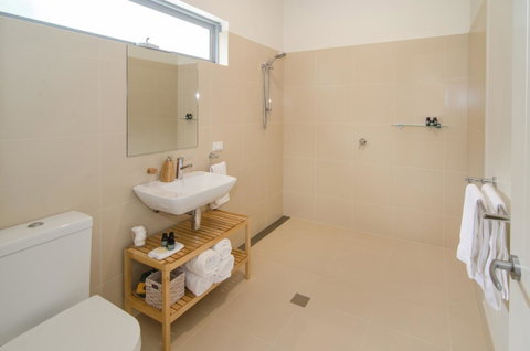 Margaret River Beach Studios - Food Delivery Shop 2