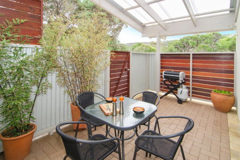 Margaret River Beach Studios - Food Delivery Shop 4