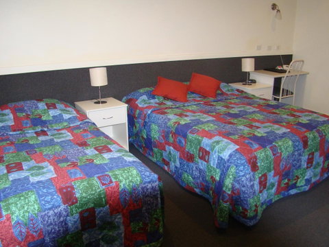Dunsborough Central Motel - Food Delivery Shop 28
