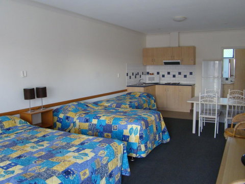 Dunsborough Central Motel - Food Delivery Shop 34