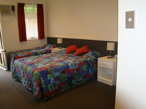 Dunsborough Central Motel - Food Delivery Shop 15