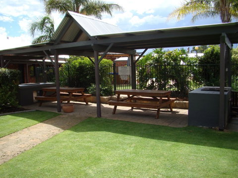 Dunsborough Central Motel - Food Delivery Shop 4