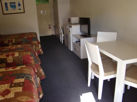 Dunsborough Central Motel - Food Delivery Shop 9