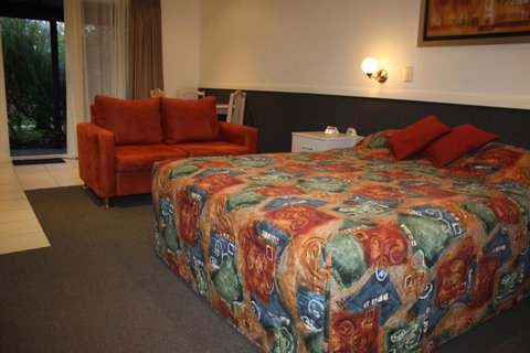 Dunsborough Central Motel - Food Delivery Shop 29