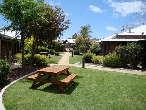 Dunsborough Central Motel - Food Delivery Shop 3